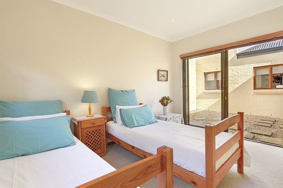 Secure Estate NoordHoek Two Bedroom Holiday Home