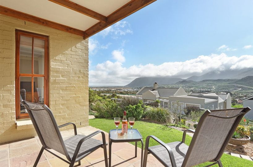 Secure Estate NoordHoek Two Bedroom Holiday Home