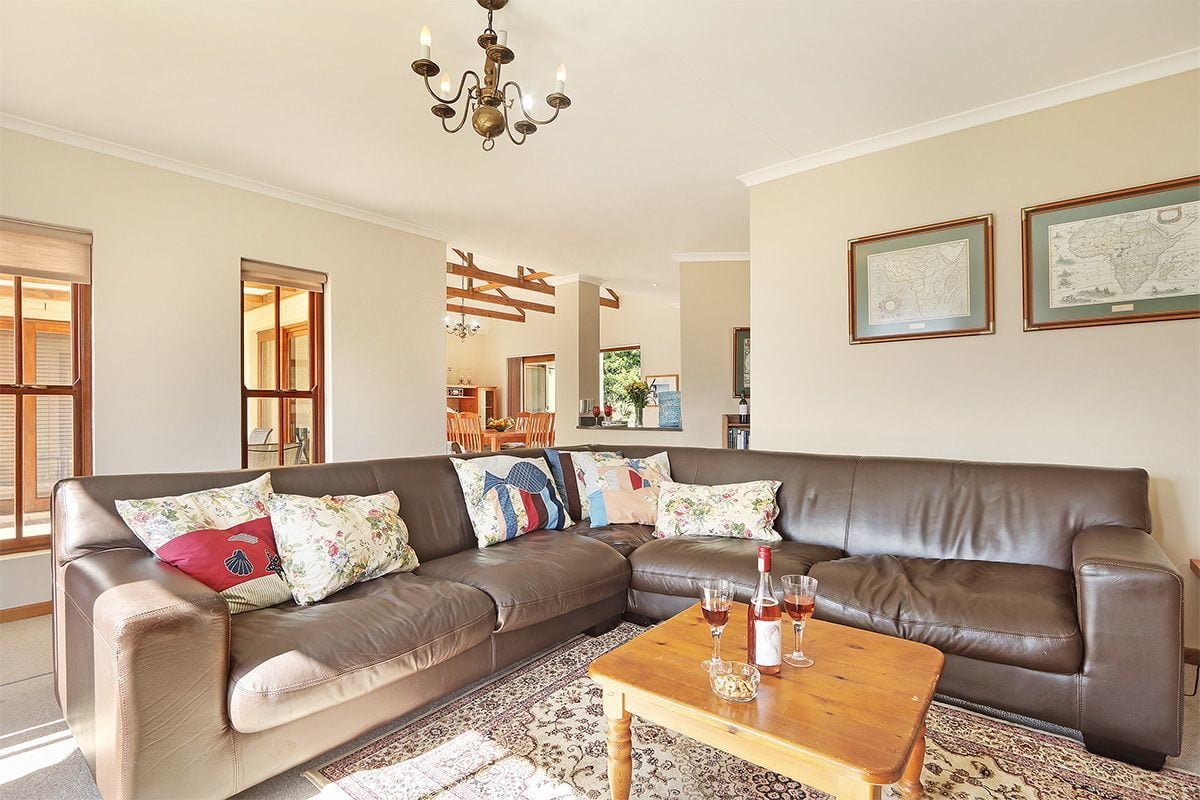 Secure Estate NoordHoek Two Bedroom Holiday Home