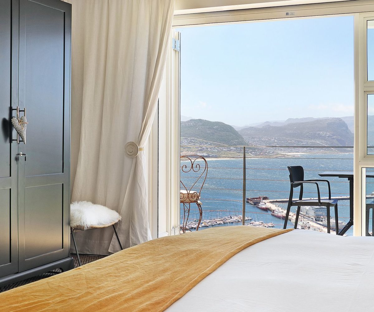 4 Bedroom Luxury Self-Catering Accommodation Simonstown Cape Town