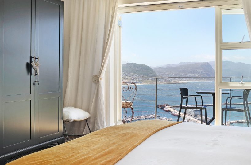 4 Bedroom Luxury Self-Catering Accommodation Simonstown Cape Town