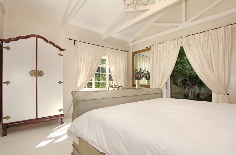 Airbnb Constantia Cape Town French Cottage Welgelee Bedroom